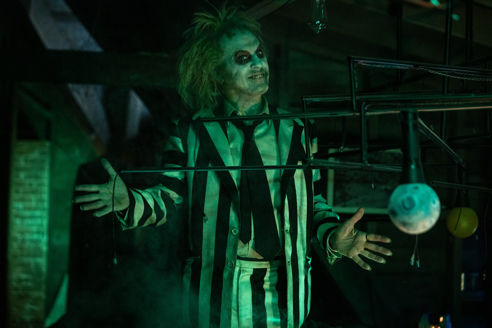 Beetlejuice Beetlejuice dorazí do kín začiatkom septembra.