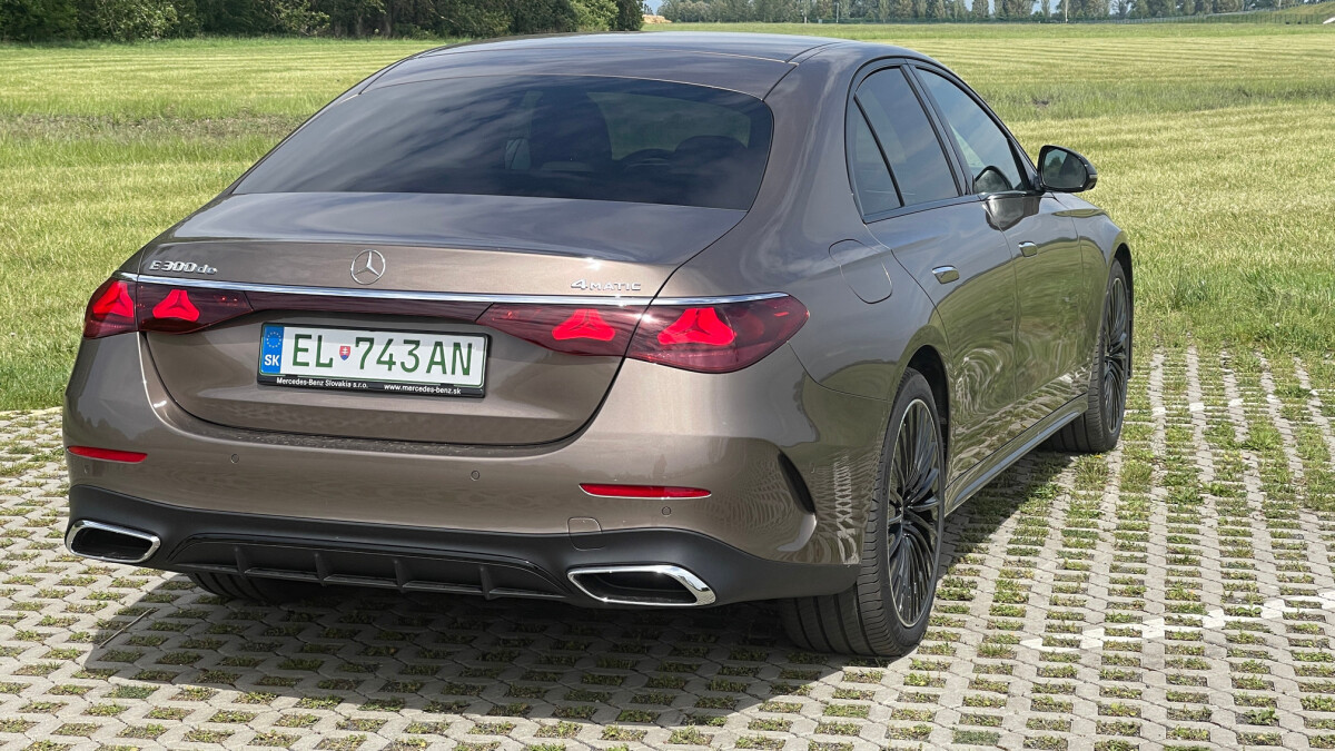 Mercedes-Benz E 300 de 4MATIC (2024)