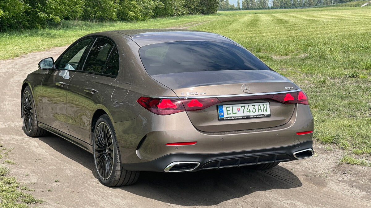 Mercedes-Benz E 300 de 4MATIC (2024)