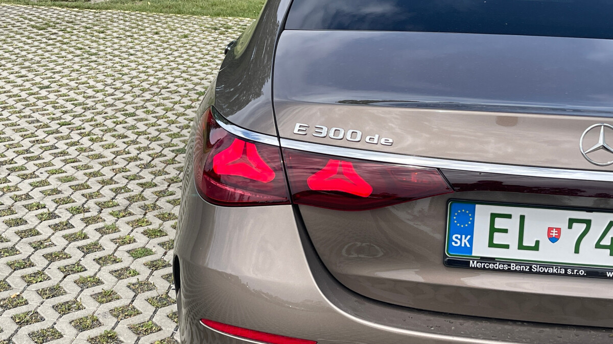 Mercedes-Benz E 300 de 4MATIC (2024)