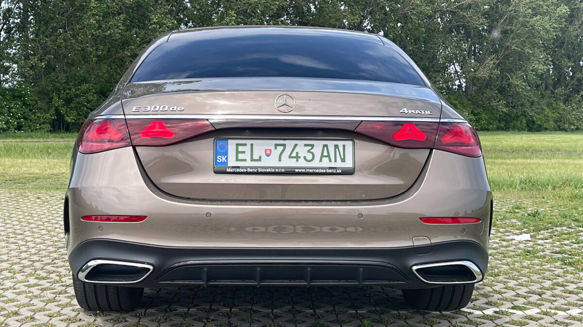 Mercedes-Benz E 300 de 4MATIC (2024)