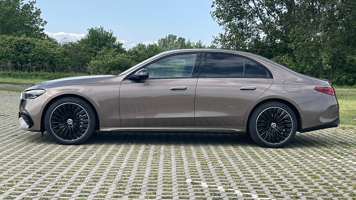 Mercedes-Benz E 300 de 4MATIC (2024)