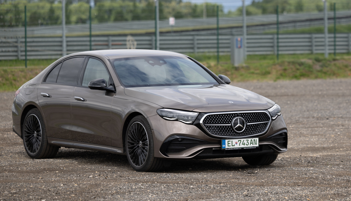Mercedes-Benz E 300 de 4MATIC (2024)