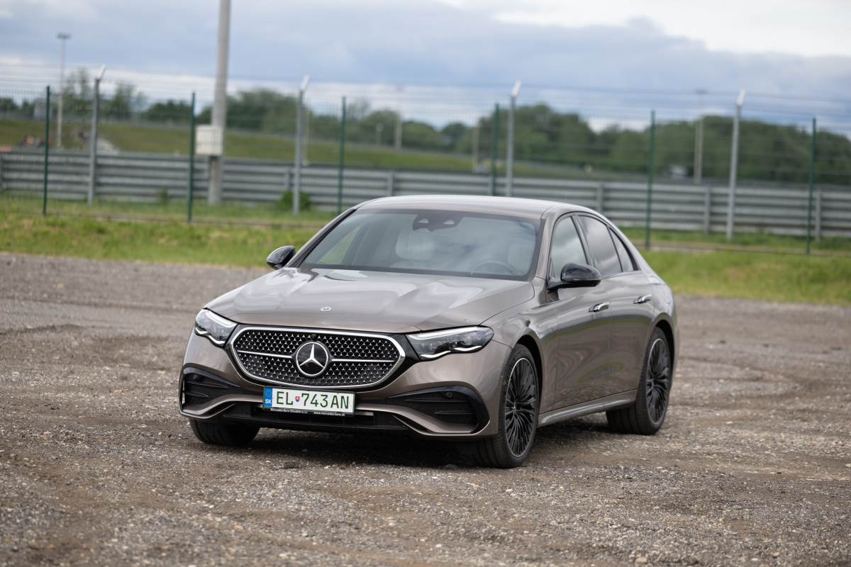Mercedes-Benz E 300 de 4MATIC (2024)