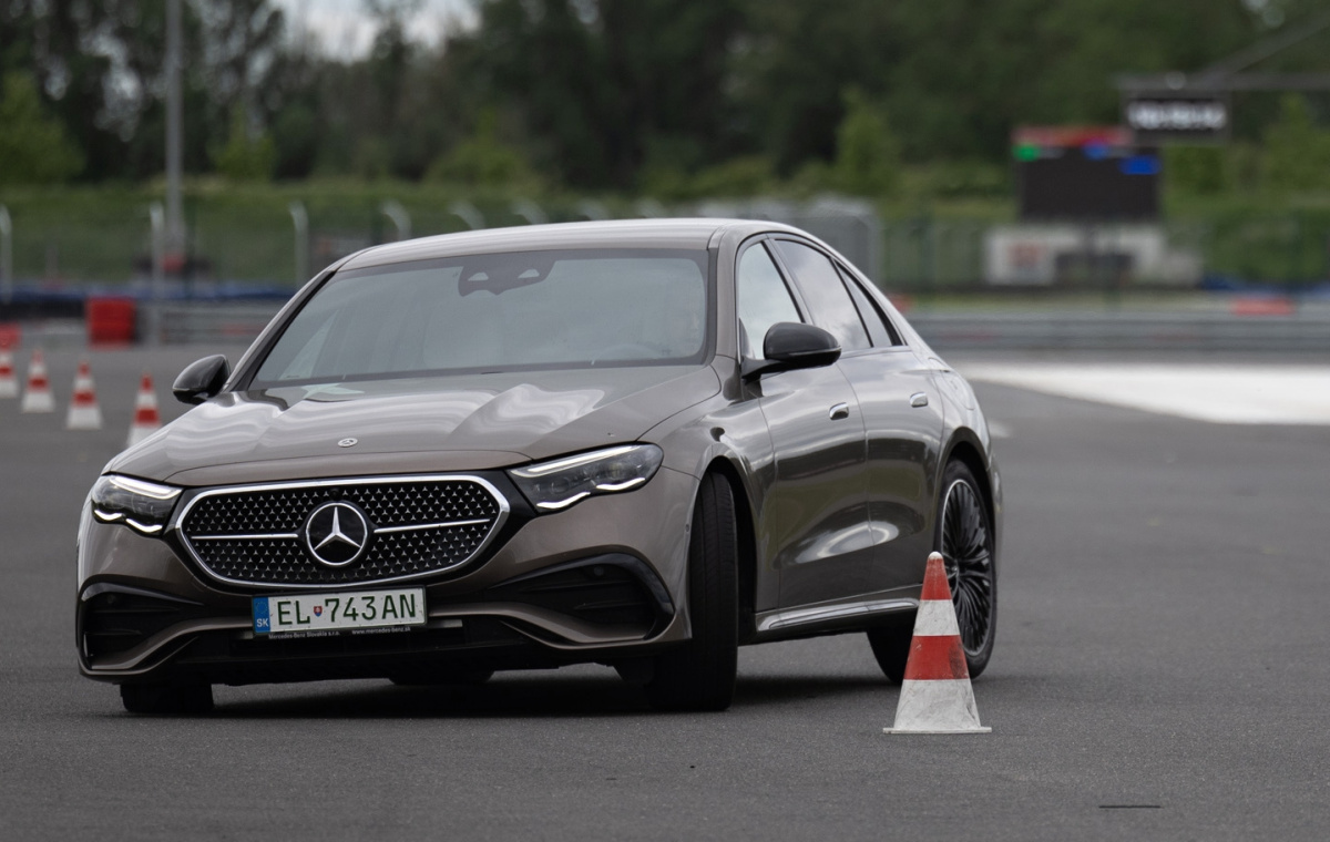 Mercedes-Benz E 300 de 4MATIC (2024)