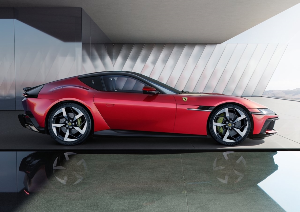 Ferrari 12Cilindri 1