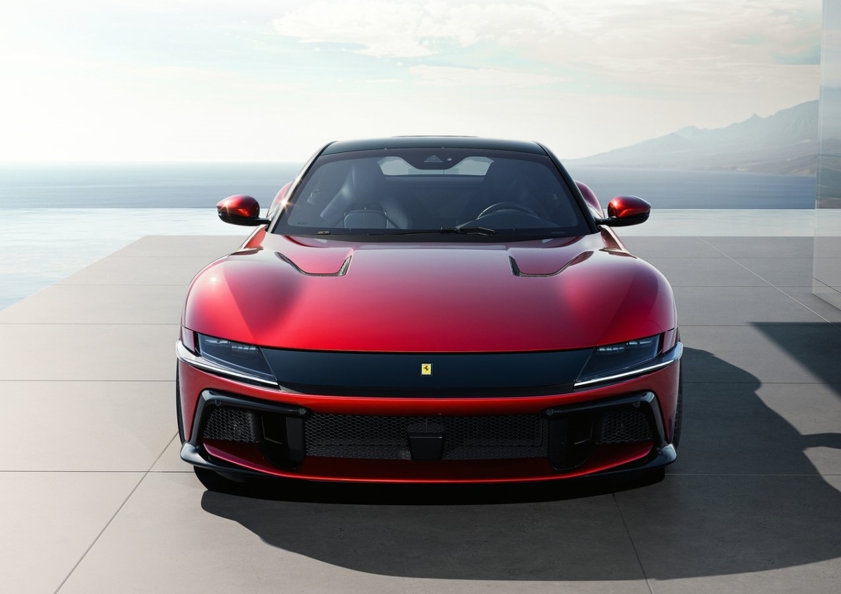 Ferrari 12Cilindri 2