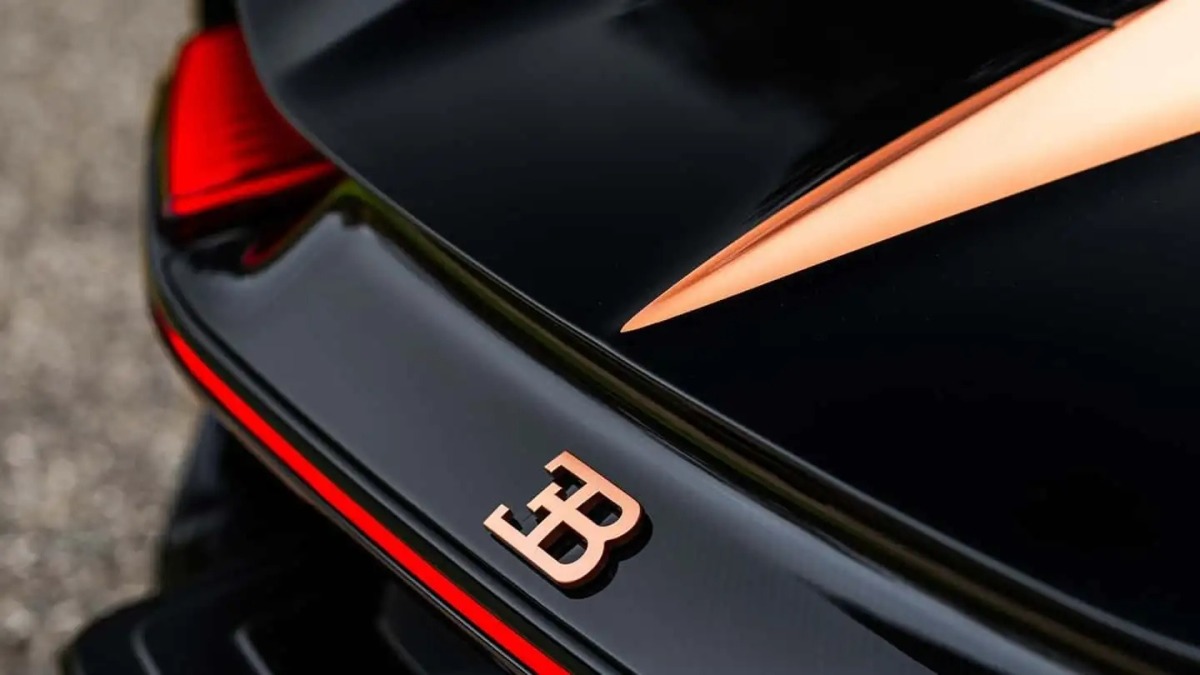 Bugatti - motor 8,3 V16