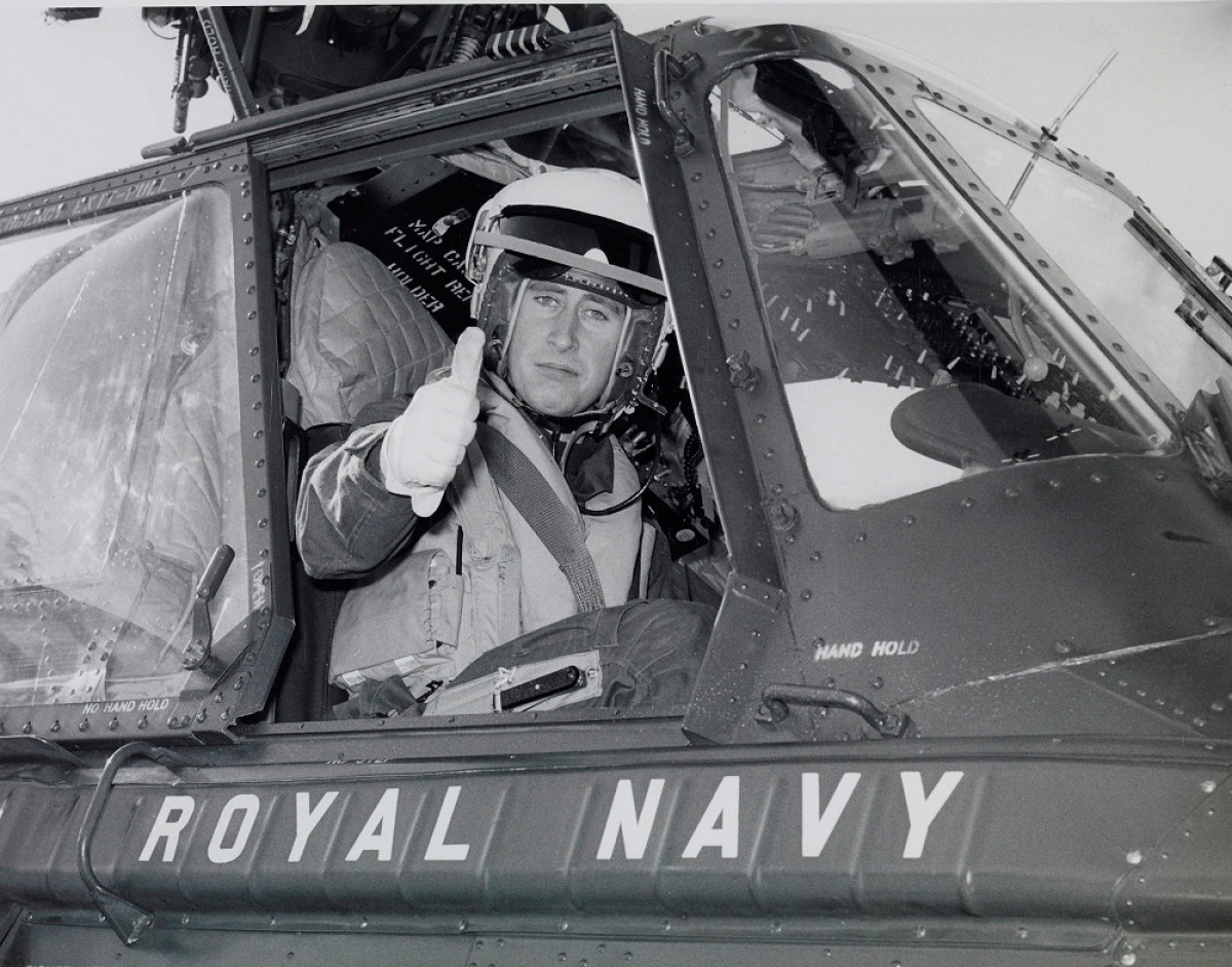 prince-charles-helicopter-royal-naval-air-station-1974