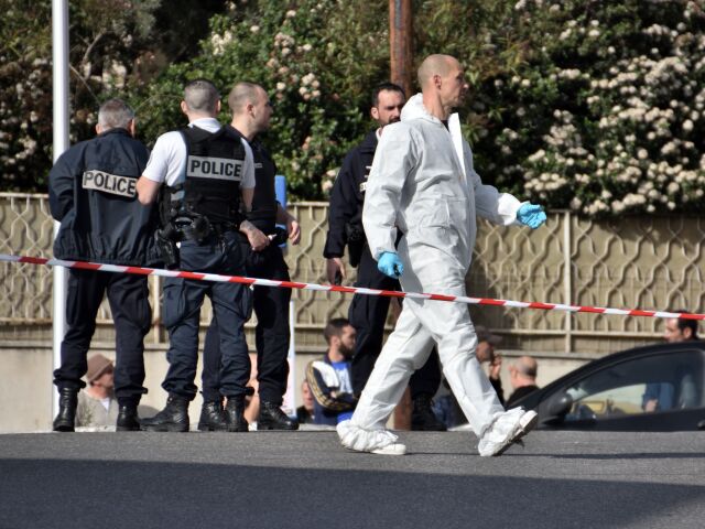 francuzski policajti shutterstock