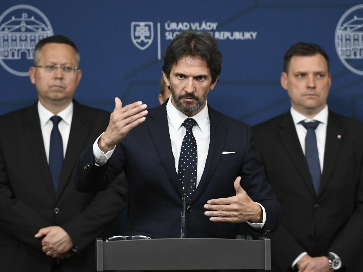 SR Bratislava vláda bezpečnostná rada rokovanie mimoriadne BA