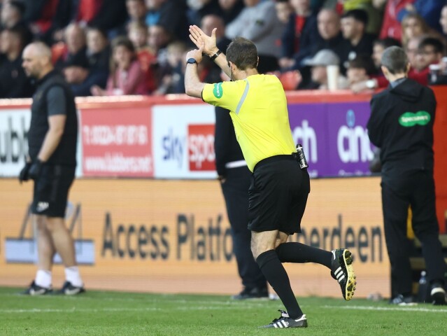 futbalový rozhodca
