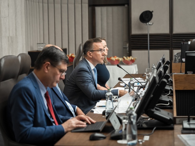 Tripartita - minister, Erik Tomáš