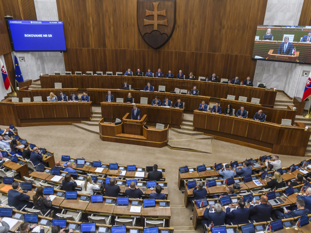NRSR, parlament, poslanci