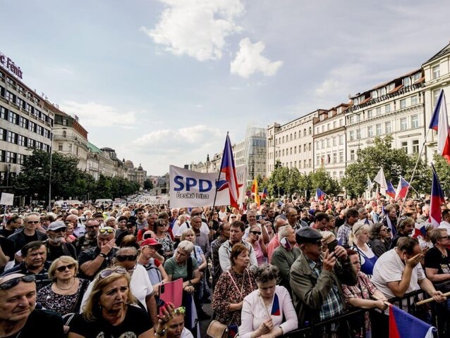 okamura, SPD, protest