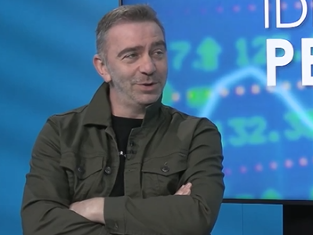 Michael Szatmary, Ide o peniaze