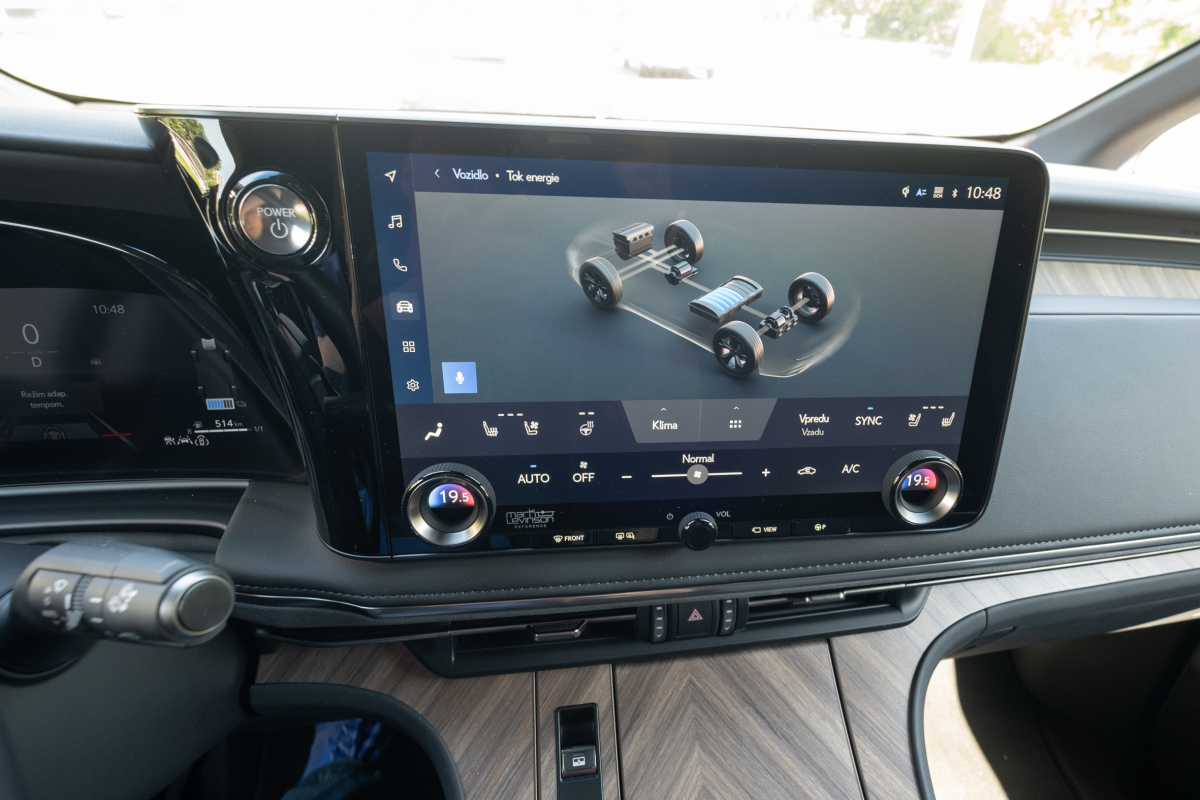 Lexus LM 350h Supreme - test 2024