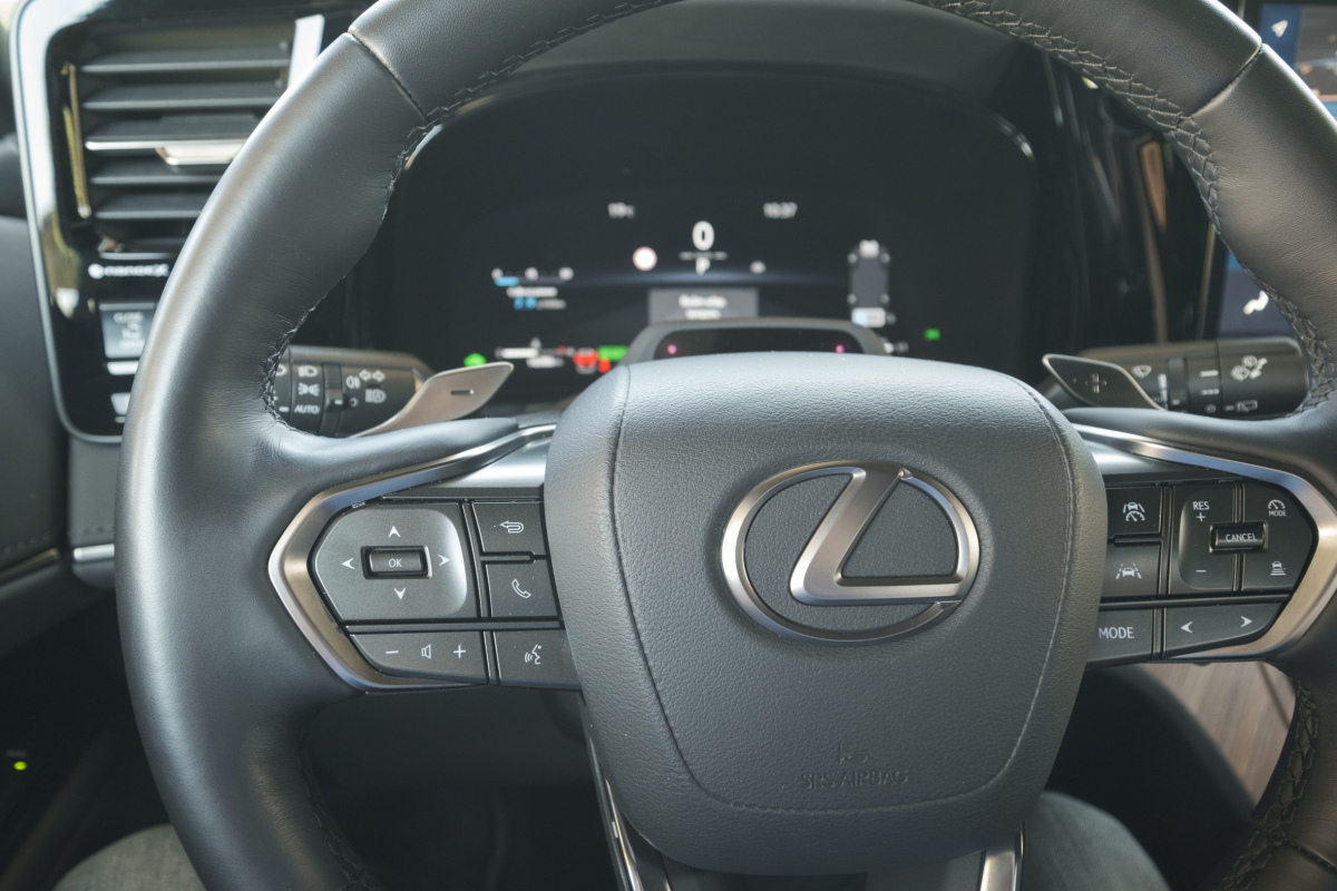 Lexus LM 350h Supreme - test 2024