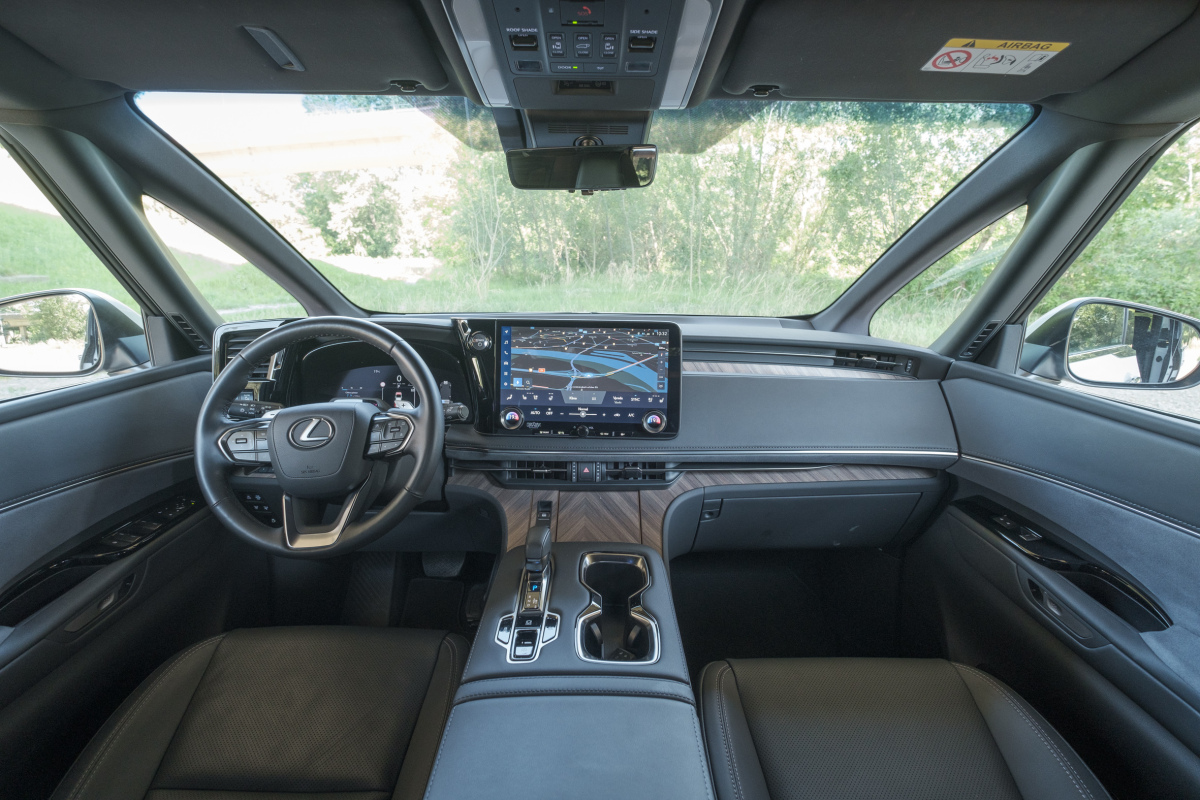 Lexus LM 350h Supreme - test 2024