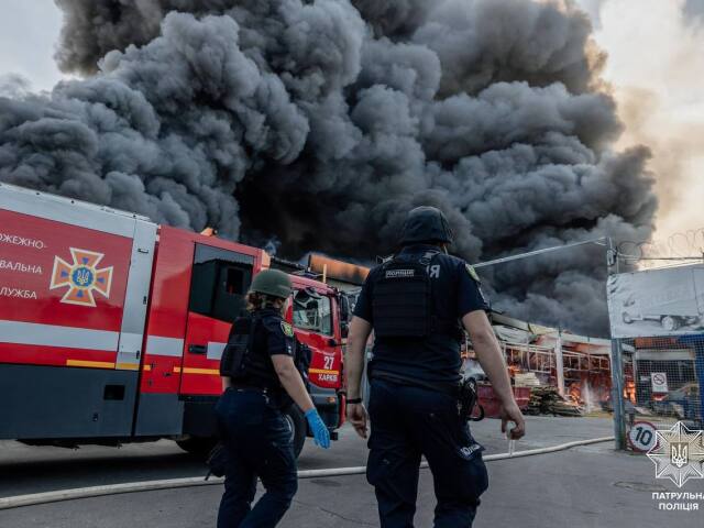 Ukrajine Rusko bombardovanie hypermarket Charkov