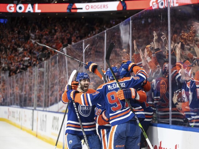 Evan Bouchard, Connor McDavid