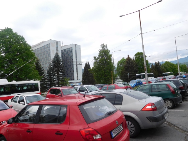 parkovanie, nemocnica, Banská Bystrica