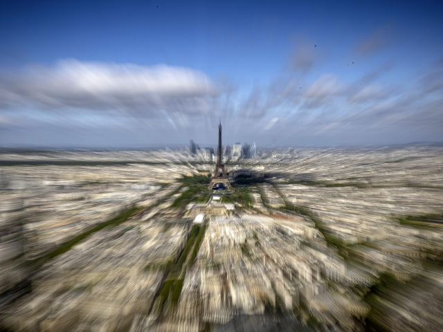 Eiffelova veža v Paríži