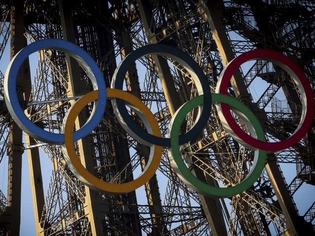 Eiffelova veža / Olympiáda / Olympijské kruhy /