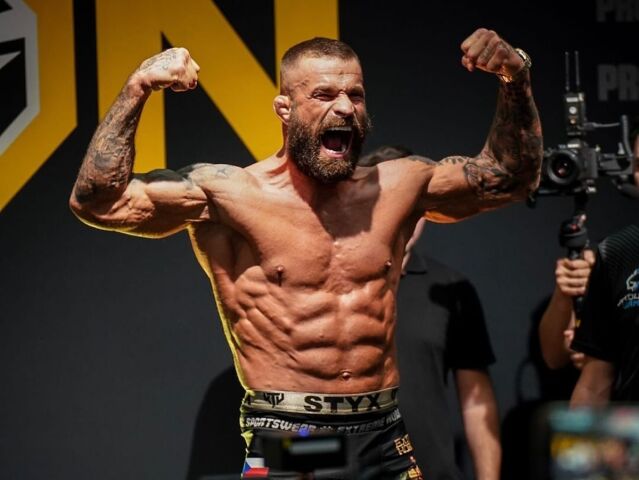 Karlos Vémola
