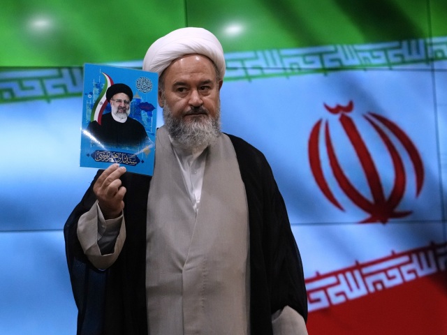 Ahmad Akbárí / Irán /
