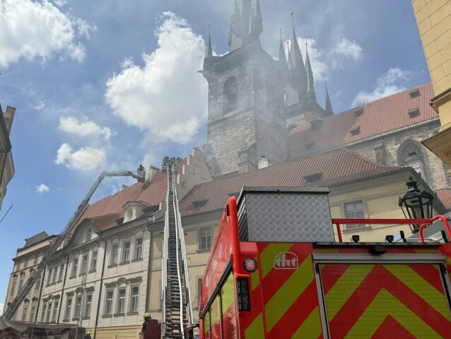 Týnsky chrám, Hasiči Praha, českí záchranári, požiarnici