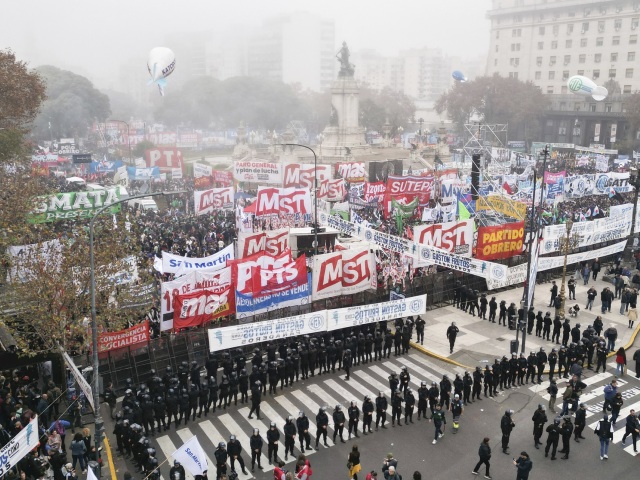 Buenos Aires / Protesty /