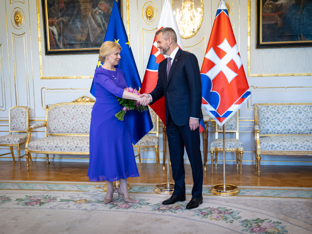 PREZIDENT: Prevzatie Prezidentského paláca