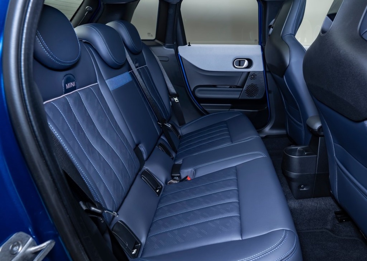 Mini Cooper S 5-door 10