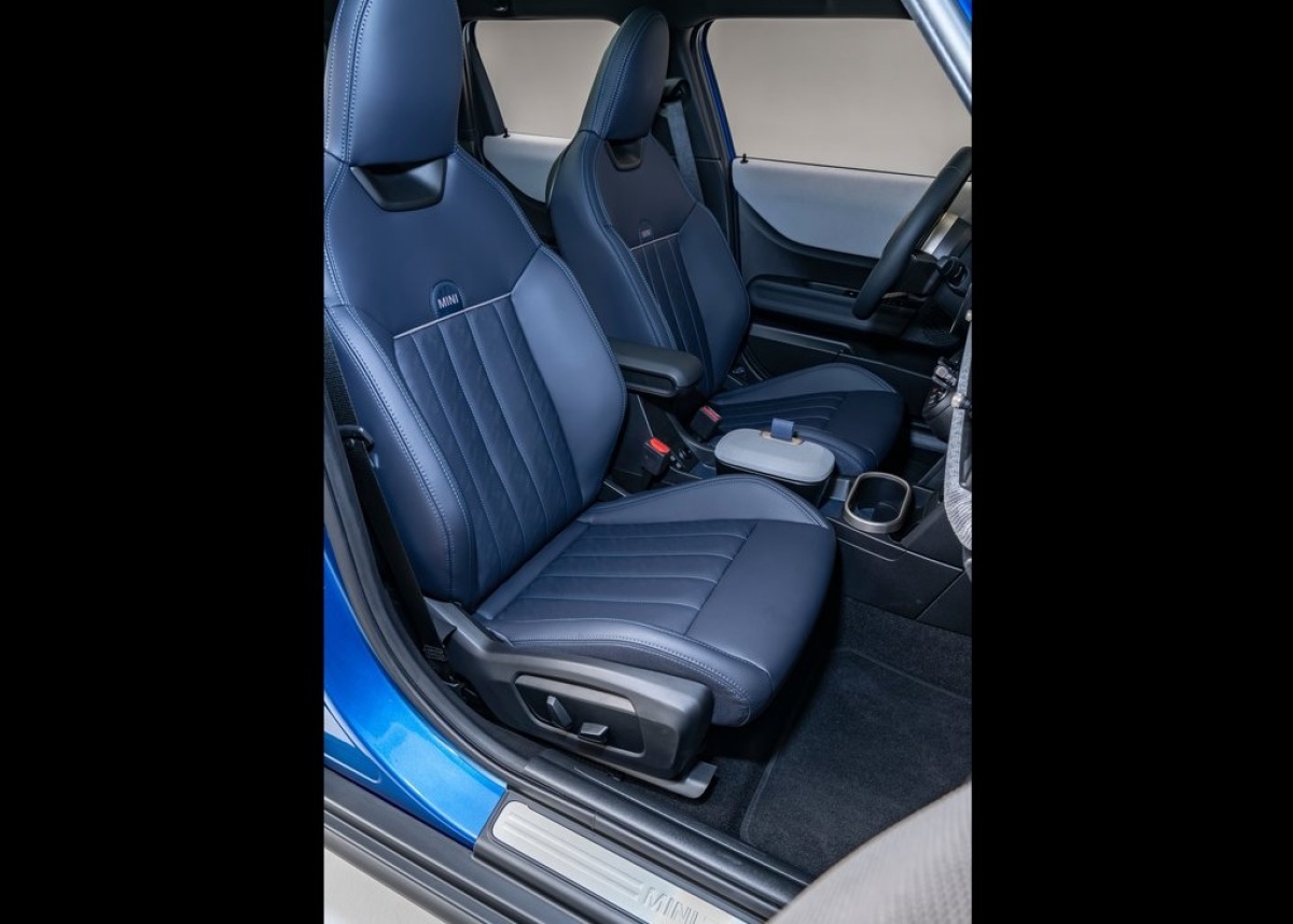 Mini Cooper S 5-door 12