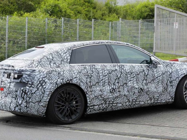 Mercedes-EQ C - prototyp 2024