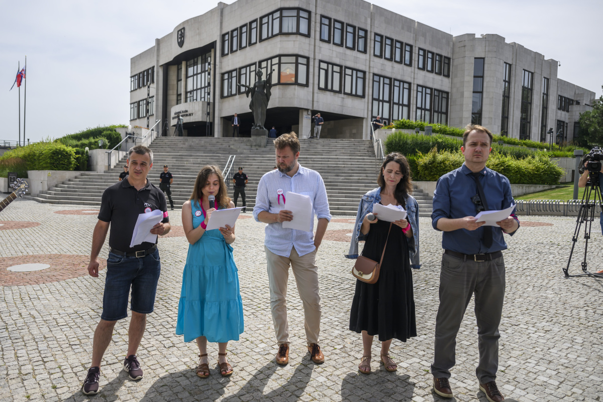 RTVS zamestnanci štrajk pochod