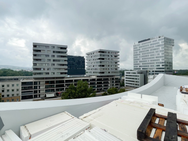 Bratislava, mestská nájomná bytovka, byty, Muchovo námestie
