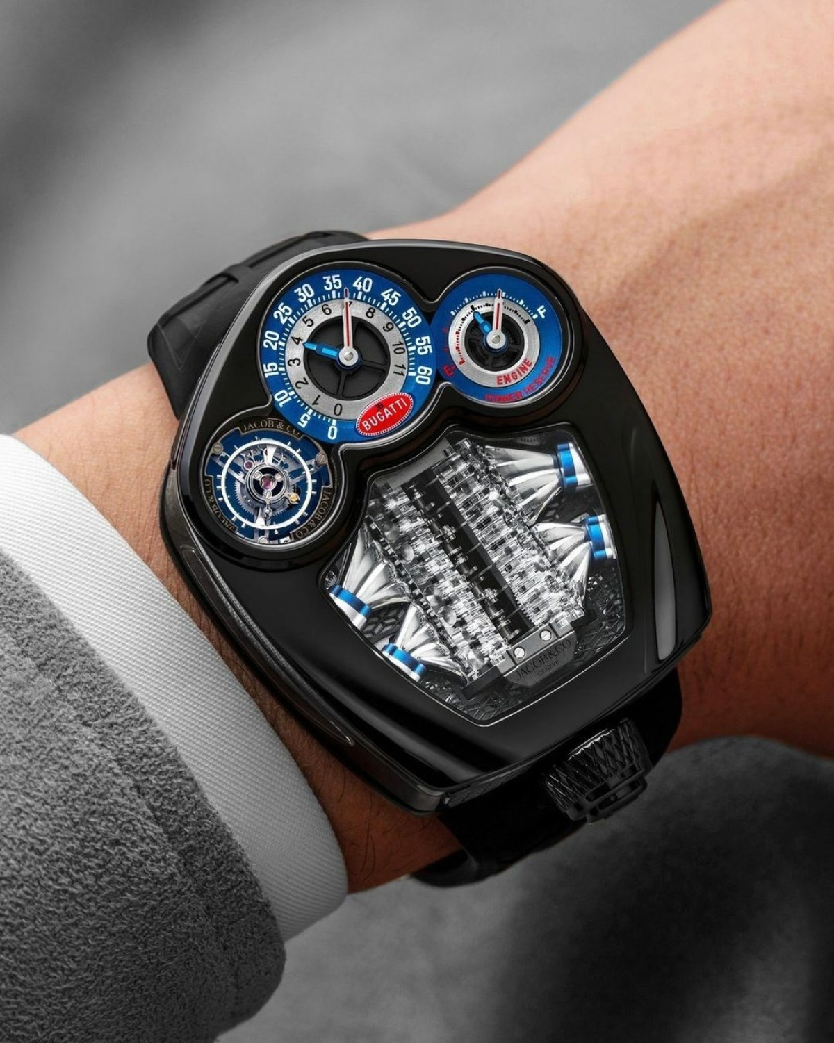 Bugatti Tourbillon - hodinky s motorom V16