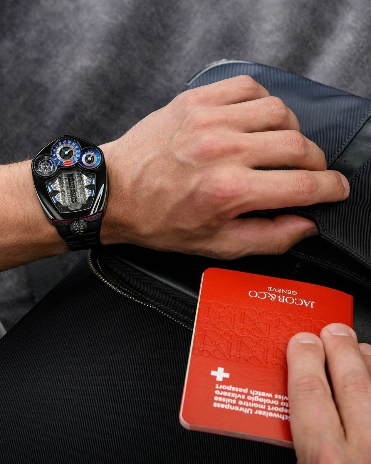 Bugatti Tourbillon - hodinky s motorom V16