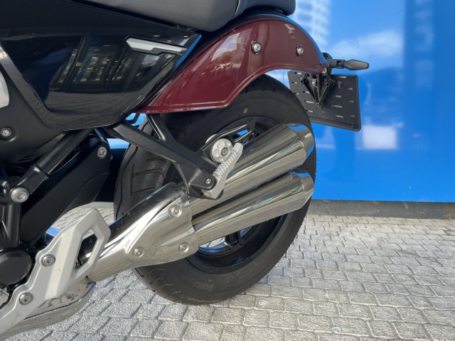 BMW R12 spĺňa emisnú normu Euro 5. A okolie neobťažuje ani hlukom. Tlmič odvádza vynikajúcu prácu.
