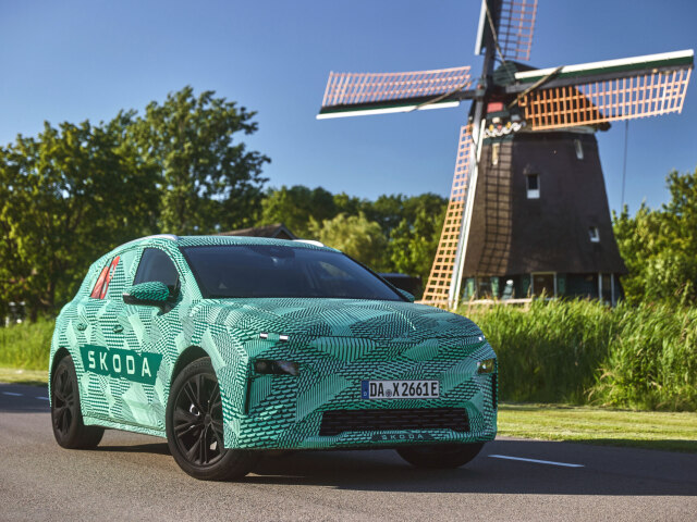 Maskovaný prototyp elektrickej Škody Elroq (2024)