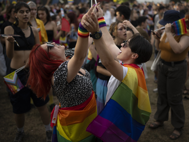 pride, lgbti, homosexuáli, lezby