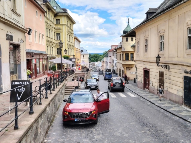 centrum, Banská Štiavnica, autá