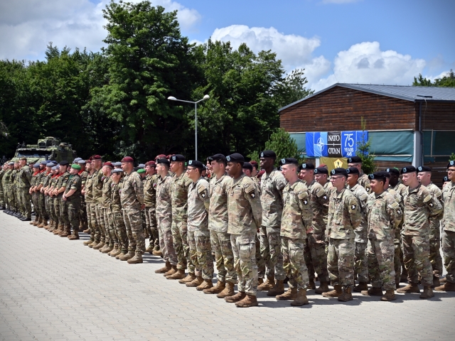 LEŠŤ: Odovzdanie velenia nad bojovým zoskupením NATO