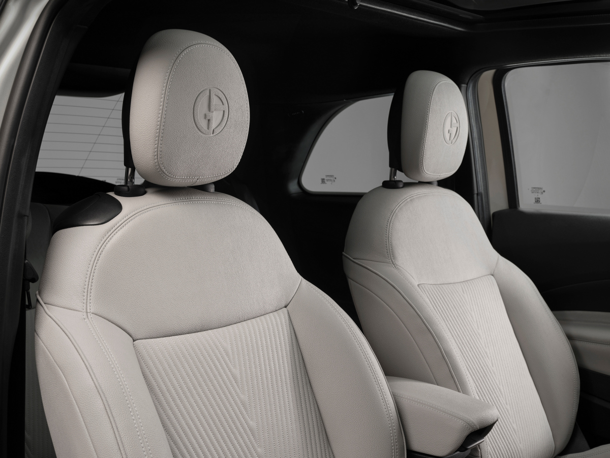 FIAT500e Giorgio Armani  10 