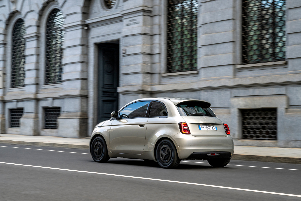 FIAT500e Giorgio Armani  5 