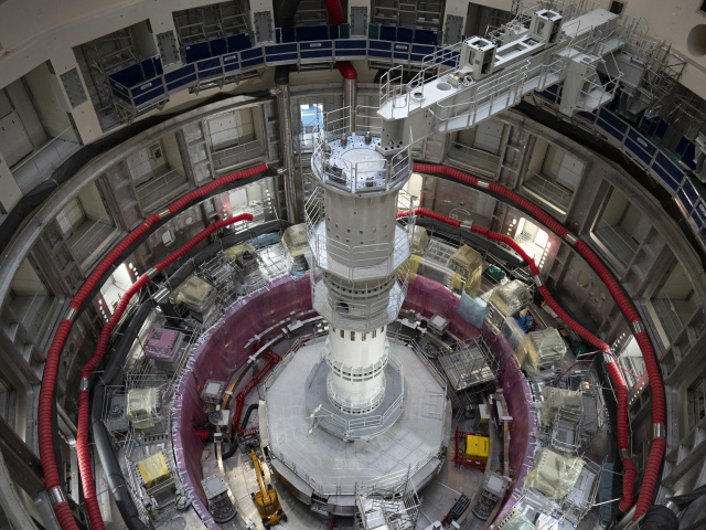 Fúzny reaktor ITER tokamak
