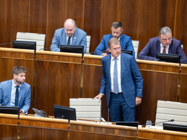 parlament, 16. schĂ´dza,