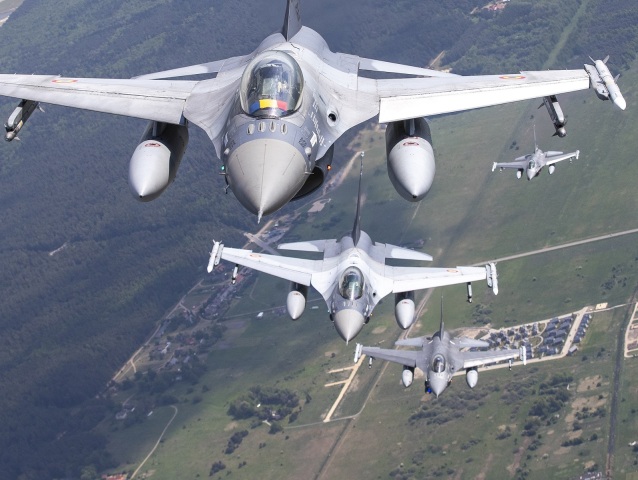 Stíhačka / F-16 /